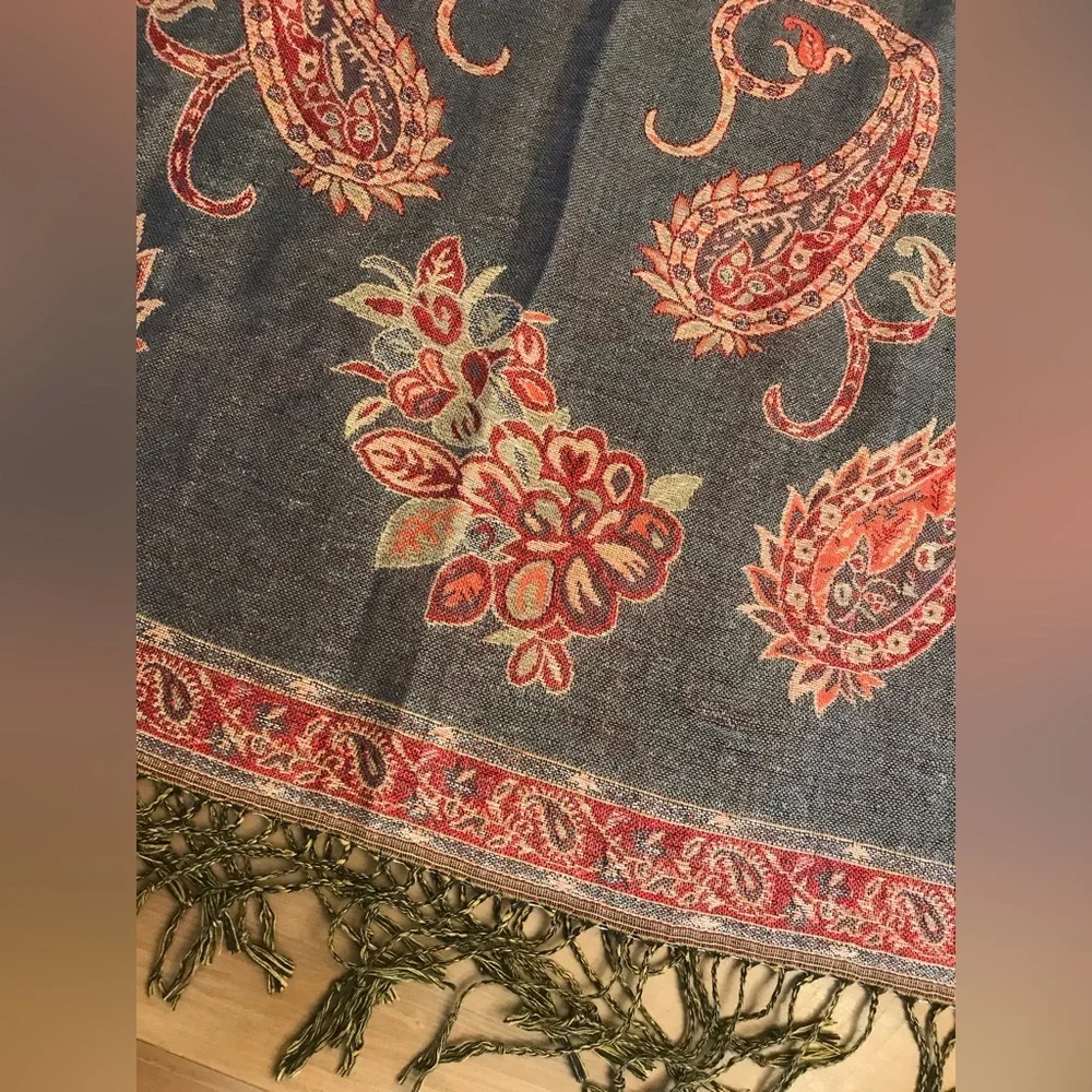 Charming Charlie Indian Inspired Table Runner‎ - 70